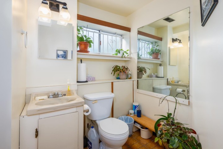 Photo 14 at 298 W 64th Avenue, Marpole, Vancouver West