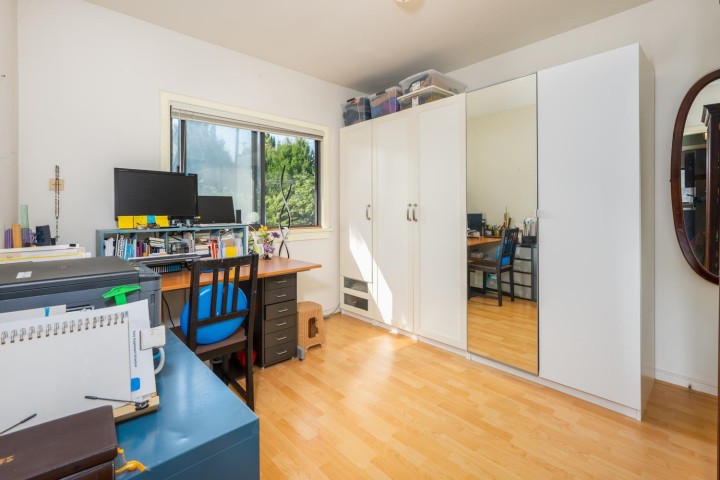 Photo 8 at 298 W 64th Avenue, Marpole, Vancouver West