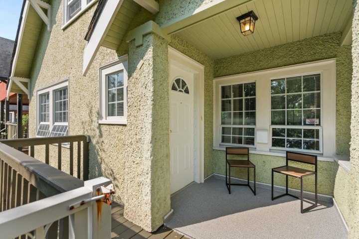Photo 3 at 909 W 18th Avenue, Cambie, Vancouver West