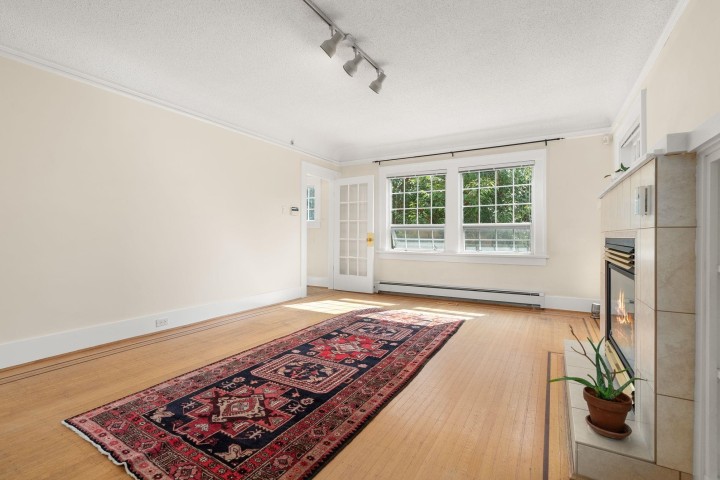 Photo 8 at 909 W 18th Avenue, Cambie, Vancouver West