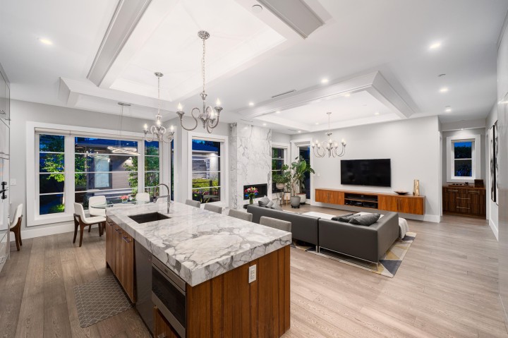 Photo 9 at 2820 W 32nd Avenue, MacKenzie Heights, Vancouver West