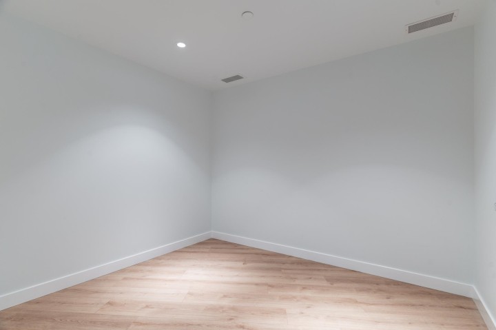 Photo 23 at 401 - 1500 Fern Street, Lynnmour, North Vancouver