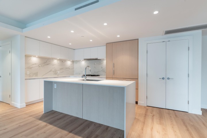 Photo 6 at 401 - 1500 Fern Street, Lynnmour, North Vancouver