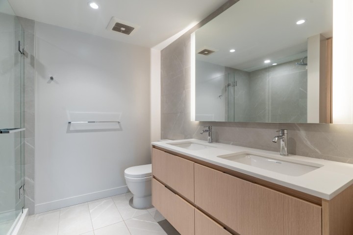 Photo 16 at 401 - 1500 Fern Street, Lynnmour, North Vancouver