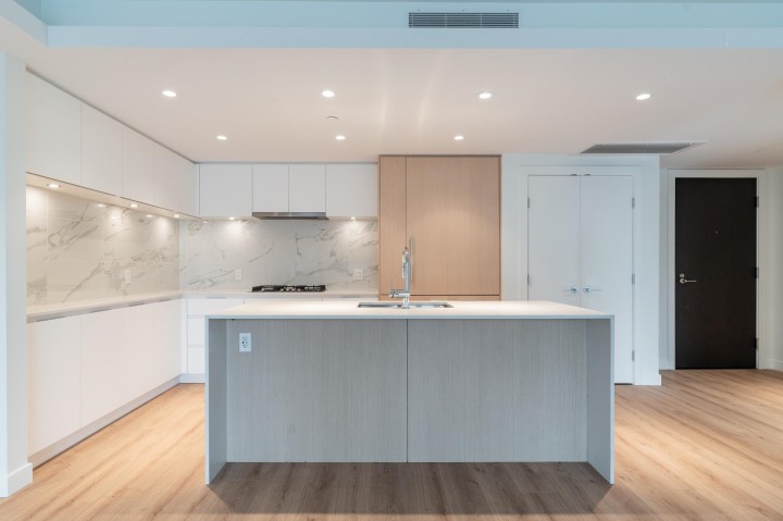 Photo 7 at 401 - 1500 Fern Street, Lynnmour, North Vancouver