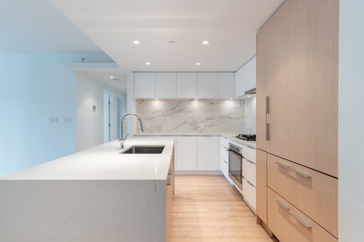 Photo 4 at 401 - 1500 Fern Street, Lynnmour, North Vancouver