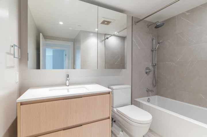 Photo 25 at 401 - 1500 Fern Street, Lynnmour, North Vancouver