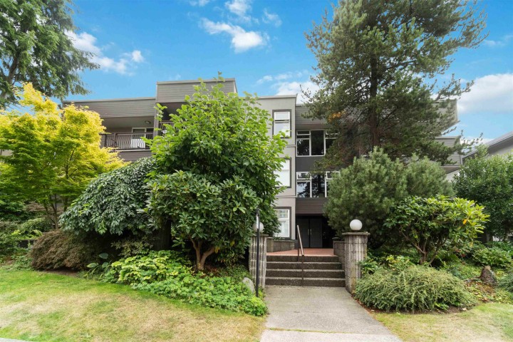 Photo 2 at 102 - 1352 W 10th Avenue, Fairview VW, Vancouver West