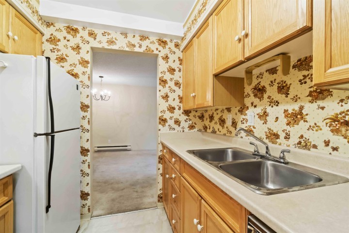 Photo 17 at 102 - 1352 W 10th Avenue, Fairview VW, Vancouver West