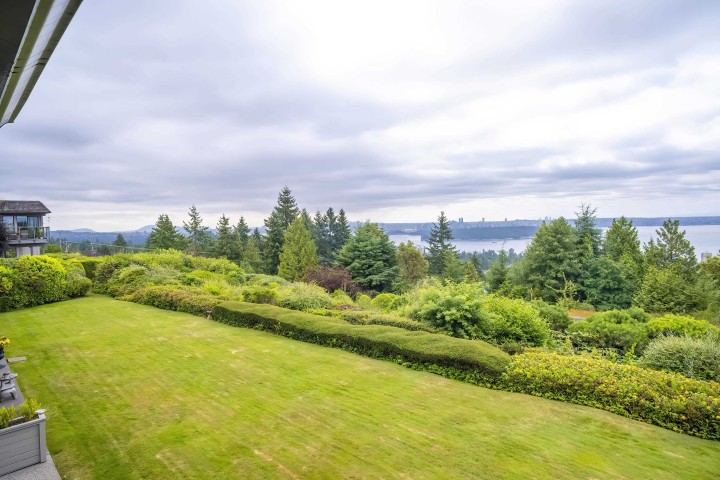 Photo 26 at 49 - 2202 Folkestone Way, Panorama Village, West Vancouver