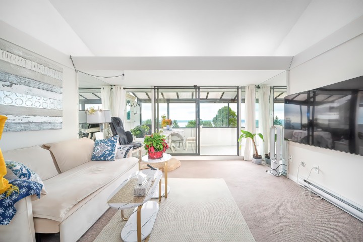 Photo 3 at 49 - 2202 Folkestone Way, Panorama Village, West Vancouver