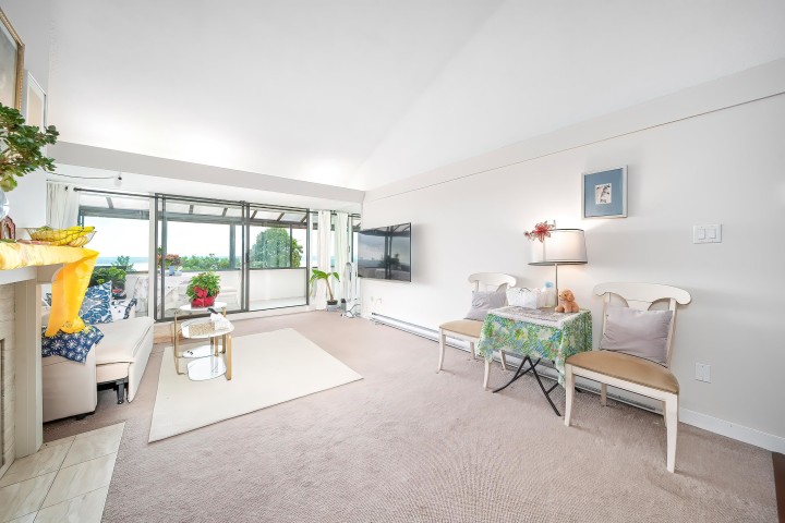 Photo 5 at 49 - 2202 Folkestone Way, Panorama Village, West Vancouver