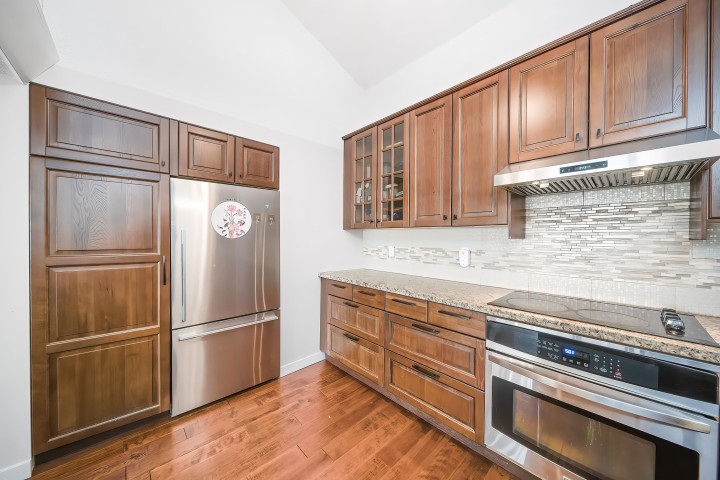 Photo 11 at 49 - 2202 Folkestone Way, Panorama Village, West Vancouver