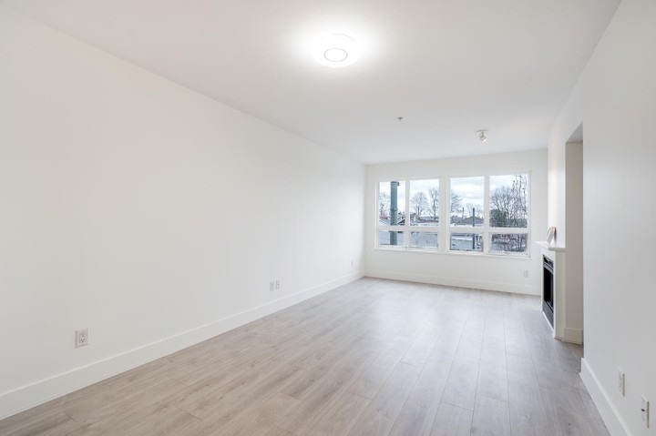 Photo 10 at 303 - 3423 E Hastings Street, Hastings Sunrise, Vancouver East