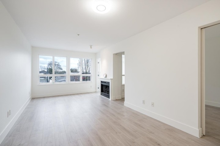 Photo 11 at 303 - 3423 E Hastings Street, Hastings Sunrise, Vancouver East