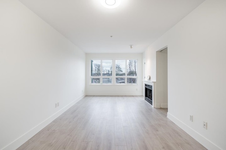 Photo 8 at 303 - 3423 E Hastings Street, Hastings Sunrise, Vancouver East