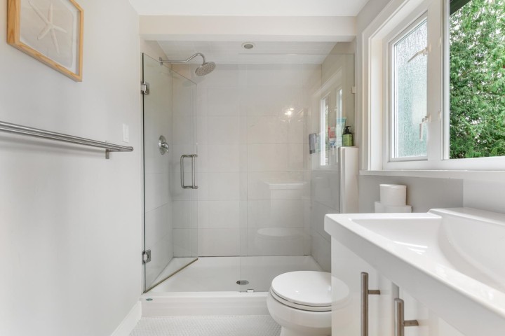 Photo 11 at 3760 Bayridge Avenue, Bayridge, West Vancouver