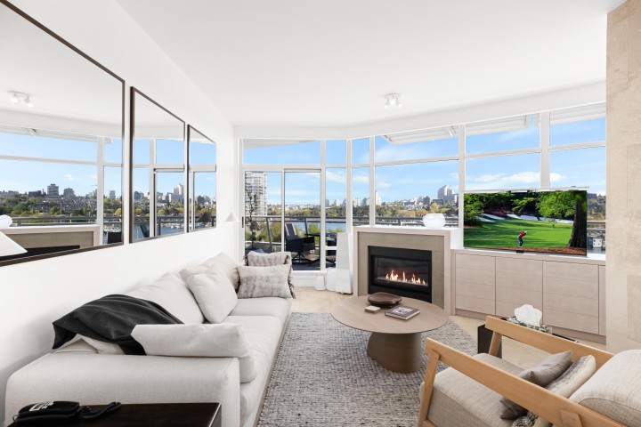 Photo 2 at 701 - 628 Kinghorne Mews, Yaletown, Vancouver West