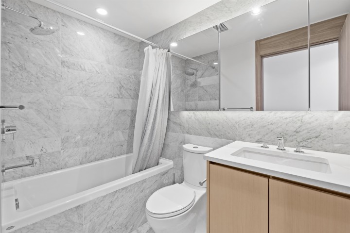 Photo 15 at 684 - 87 Nelson Street, Yaletown, Vancouver West