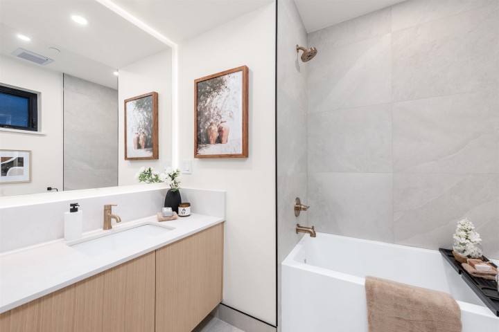 Photo 24 at 1 - 4895 Moss Street, Collingwood VE, Vancouver East