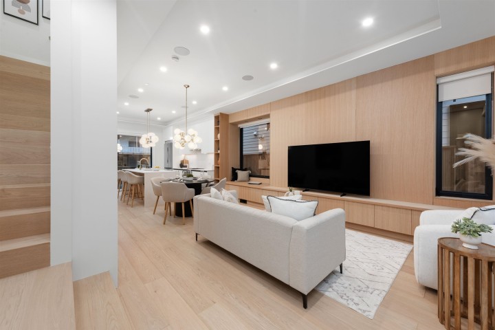 Photo 10 at 1 - 4895 Moss Street, Collingwood VE, Vancouver East