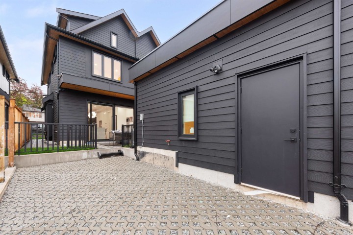 Photo 37 at 1 - 4895 Moss Street, Collingwood VE, Vancouver East