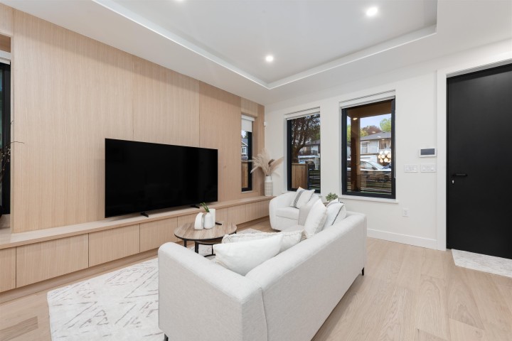 Photo 8 at 1 - 4895 Moss Street, Collingwood VE, Vancouver East