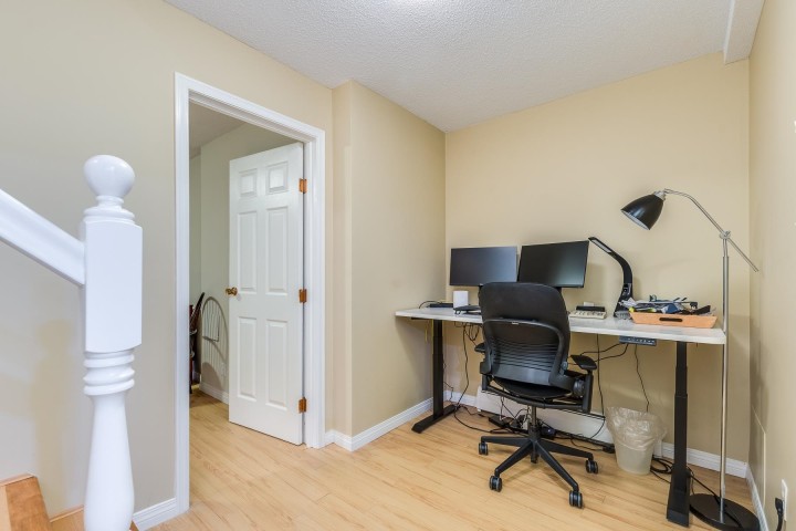 Photo 23 at 554 Newcroft Place, Cedardale, West Vancouver