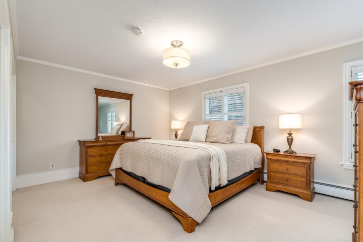 Photo 16 at 554 Newcroft Place, Cedardale, West Vancouver