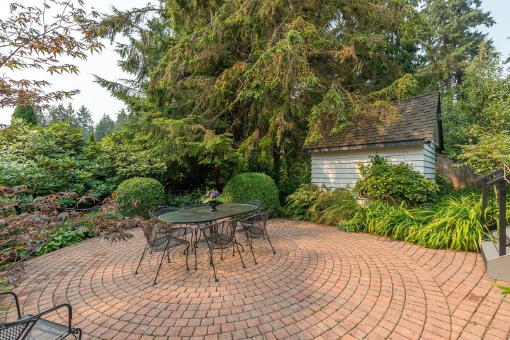 Photo 36 at 554 Newcroft Place, Cedardale, West Vancouver