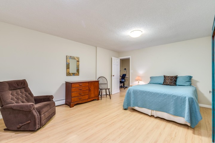 Photo 28 at 554 Newcroft Place, Cedardale, West Vancouver