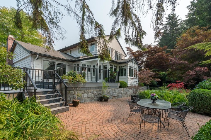 Photo 34 at 554 Newcroft Place, Cedardale, West Vancouver