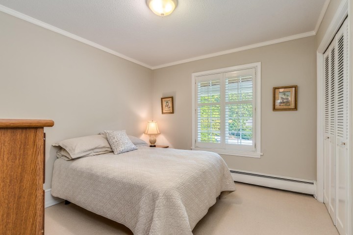 Photo 18 at 554 Newcroft Place, Cedardale, West Vancouver