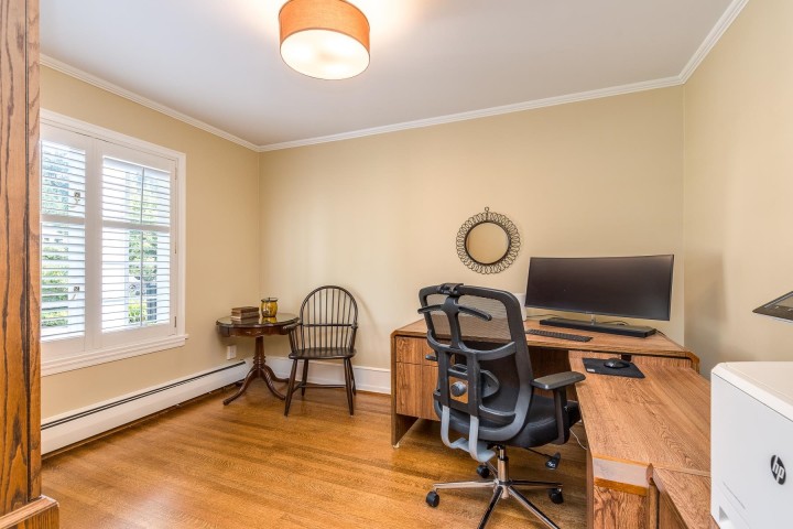 Photo 11 at 554 Newcroft Place, Cedardale, West Vancouver