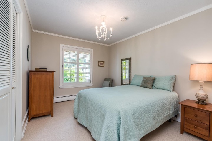 Photo 19 at 554 Newcroft Place, Cedardale, West Vancouver