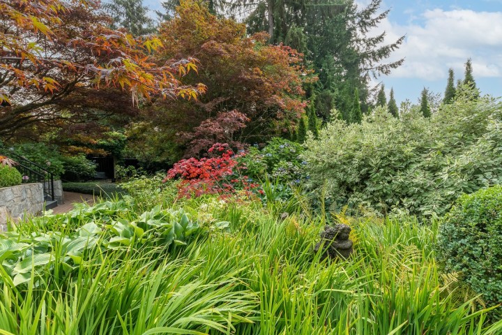 Photo 35 at 554 Newcroft Place, Cedardale, West Vancouver