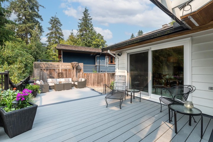 Photo 31 at 554 Newcroft Place, Cedardale, West Vancouver