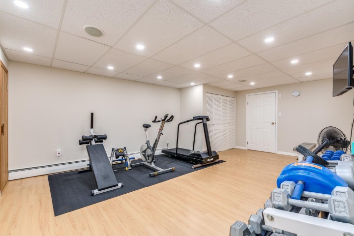 Photo 25 at 554 Newcroft Place, Cedardale, West Vancouver