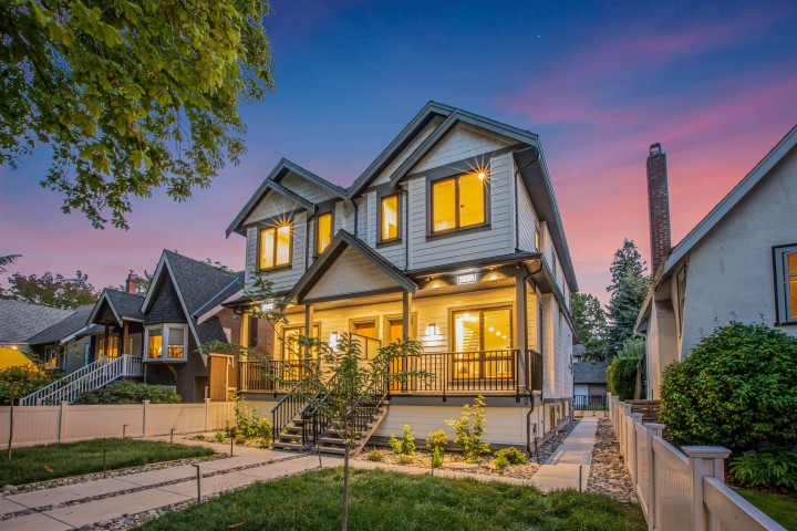 Photo 2 at 3336 W 14th Avenue, Kitsilano, Vancouver West