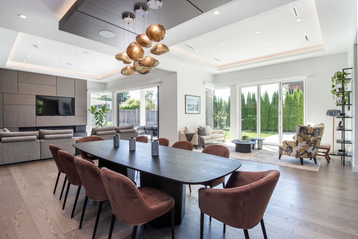 Photo 2 at 4262 Lions Avenue, Forest Hills NV, North Vancouver