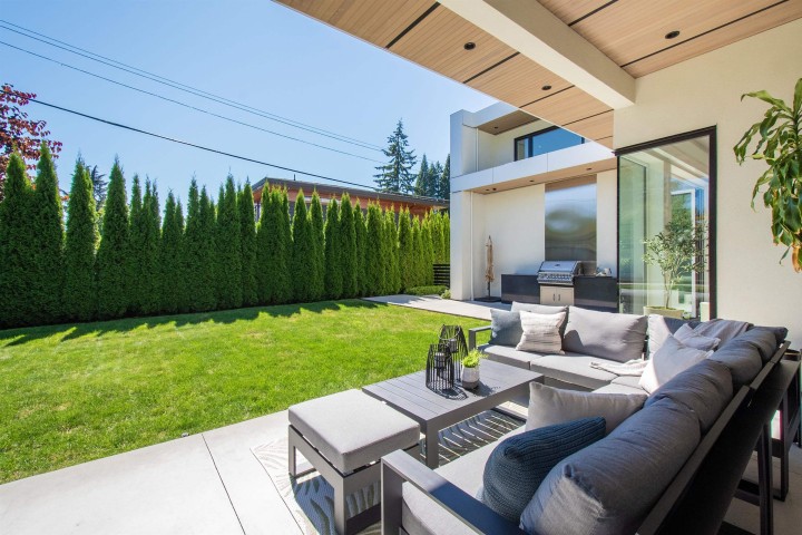 Photo 10 at 4262 Lions Avenue, Forest Hills NV, North Vancouver