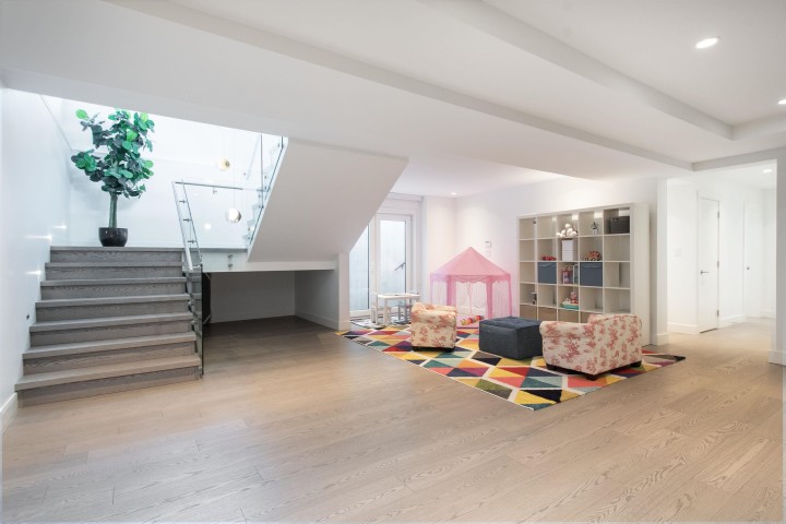 Photo 31 at 4262 Lions Avenue, Forest Hills NV, North Vancouver