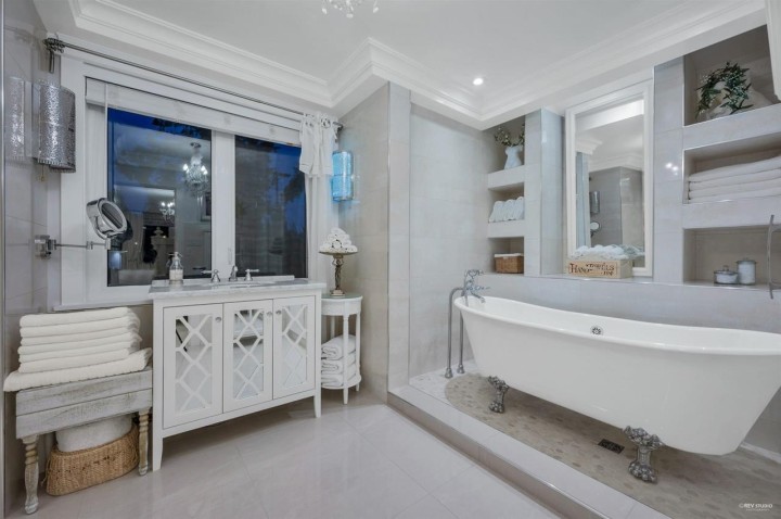 Photo 7 at 4511 Capilano Road, Canyon Heights NV, North Vancouver