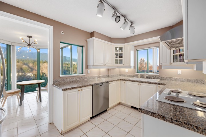 Photo 9 at 12A - 338 Taylor Way, Park Royal, West Vancouver