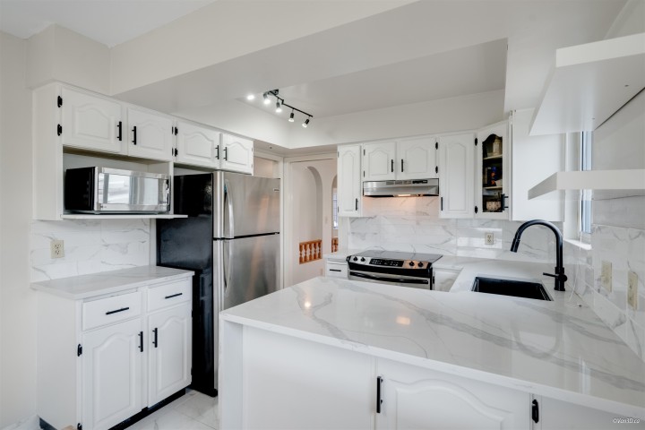 Photo 17 at 4021 Victoria Drive, Victoria VE, Vancouver East