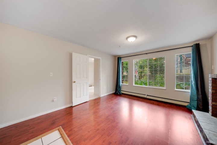 Photo 12 at 4021 Victoria Drive, Victoria VE, Vancouver East