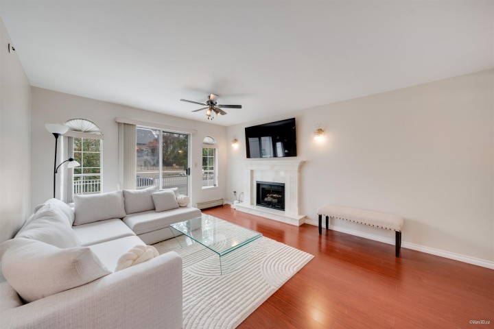 Photo 3 at 4021 Victoria Drive, Victoria VE, Vancouver East