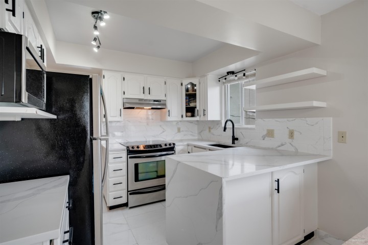 Photo 18 at 4021 Victoria Drive, Victoria VE, Vancouver East