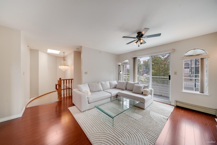 Photo 4 at 4021 Victoria Drive, Victoria VE, Vancouver East