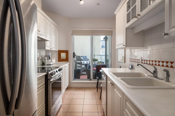 Photo 14 at 403 - 5735 Hampton Place, University VW, Vancouver West